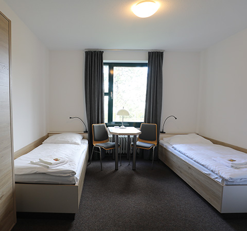 Doppelzimmer in der Akademie Biggesee mit zwei Einzelbetten
